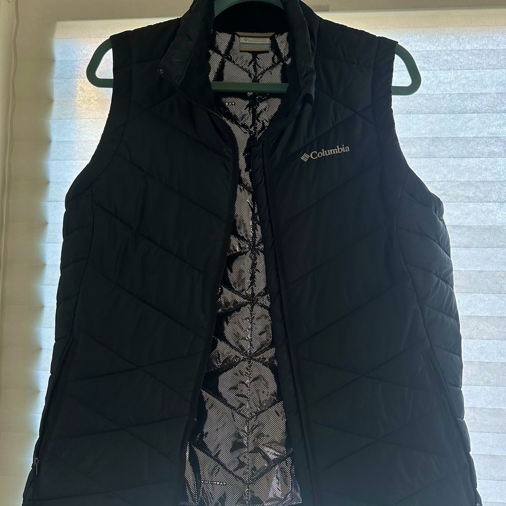 Brand new Columbia Black Vest. Omni heat